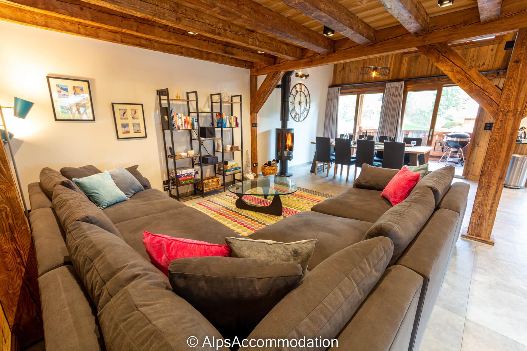 Chalet Lily Samoëns - Large comfortable sofa in the living area