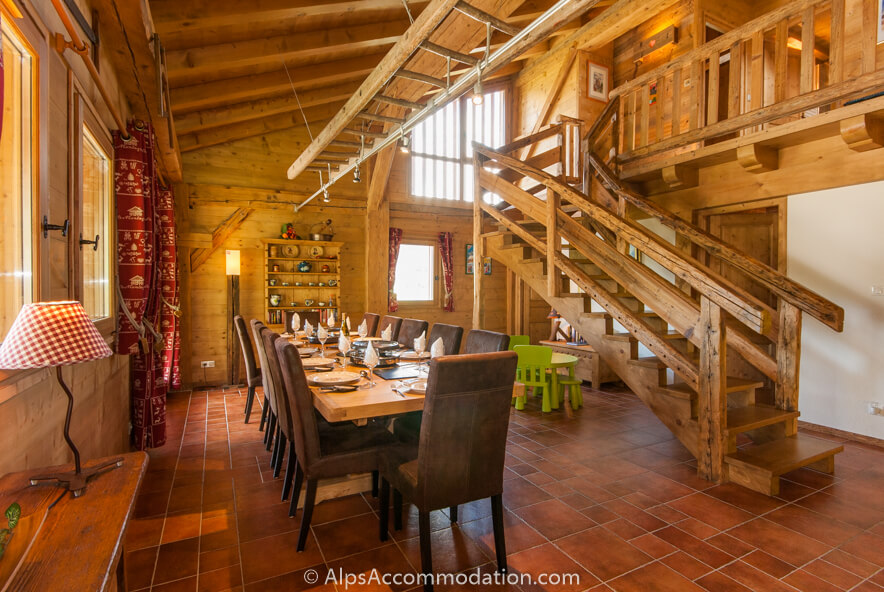 La Grange-Ferme Samoëns - Spacious and extremely comfortable dining area