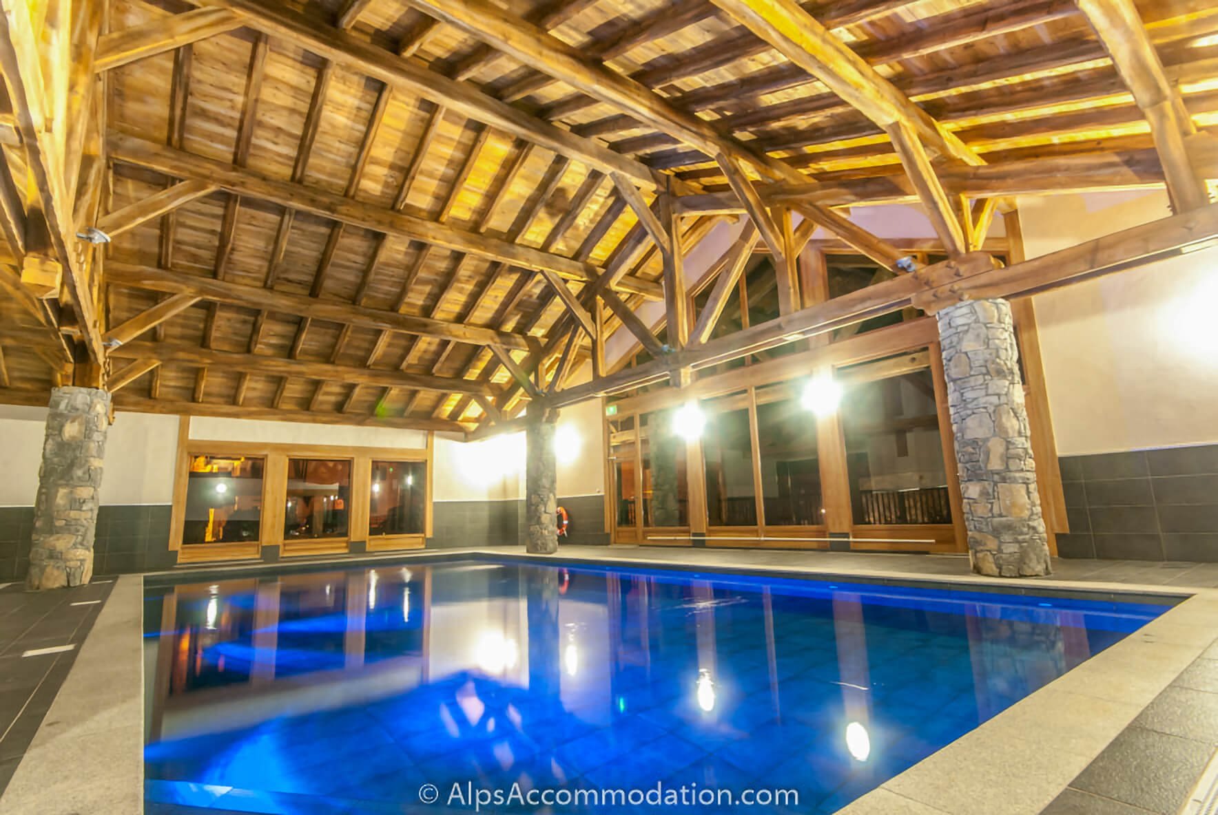 Chardons Argentes Samoëns - Stunning heated indoor swimming pool open all year round