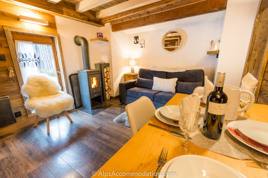 La Cabine Samoëns - Cosy nights in front of the log burner are a must!