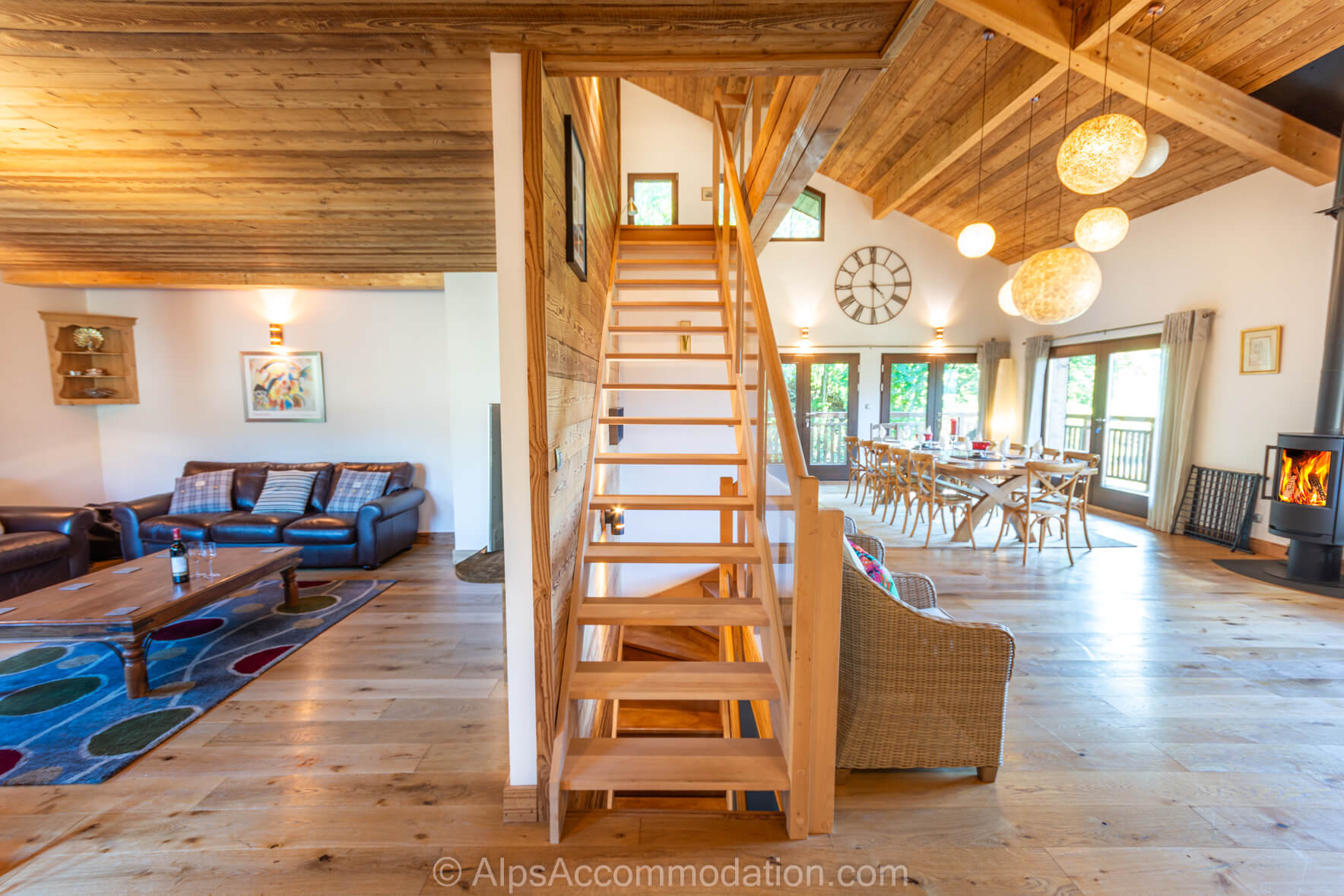 Chalet Gentian Samoëns - The cosy living area located adjacent to the dining area