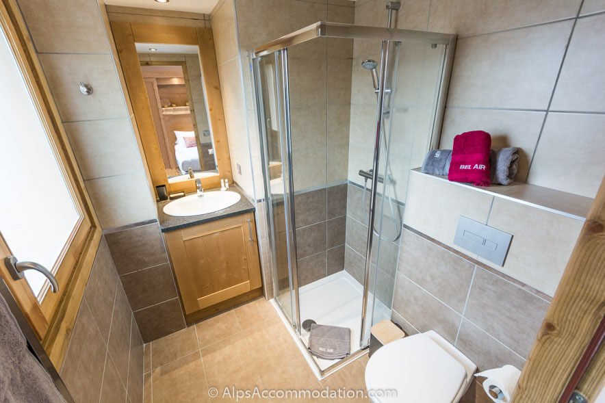 Apartment Bel Air Samoëns - The master bedroom features this excellent ensuite bathroom