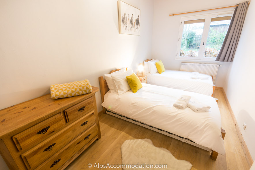 Chalet Taylor Morillon - One of three bright and spacious bedrooms with excellent storage space