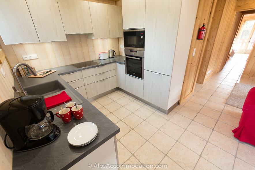 Apartment Bois de Lune 2 Samoëns - The fully equipped kitchen packed with quality appliances