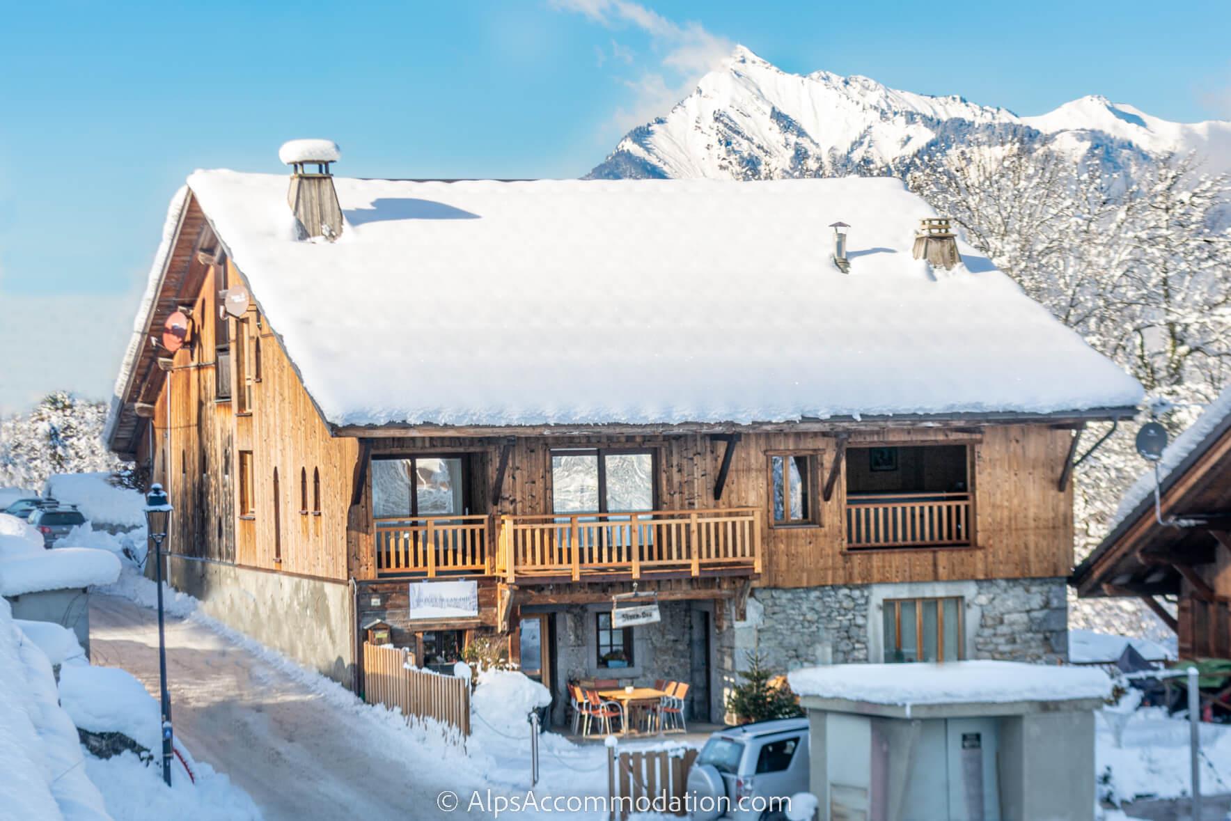 Chalet Skean-Dhu Samoëns - A gorgeous farmhouse chalet located perfectly opposite the piste and lift