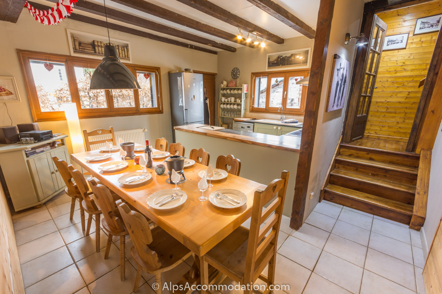 Maison Deux Coeurs Samoëns - Kitchen Diner