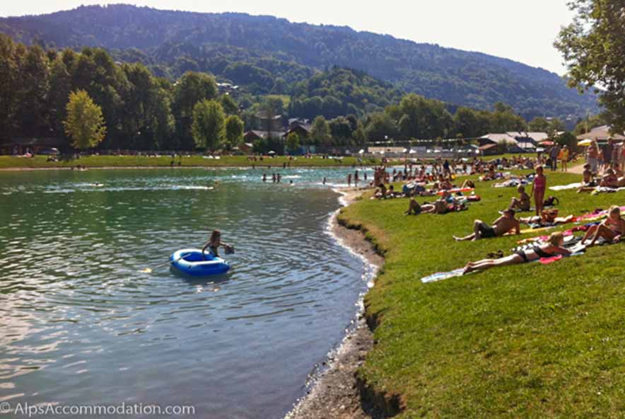 Apartment CH7 Morillon - In summer Lac Bleu is a popular attraction