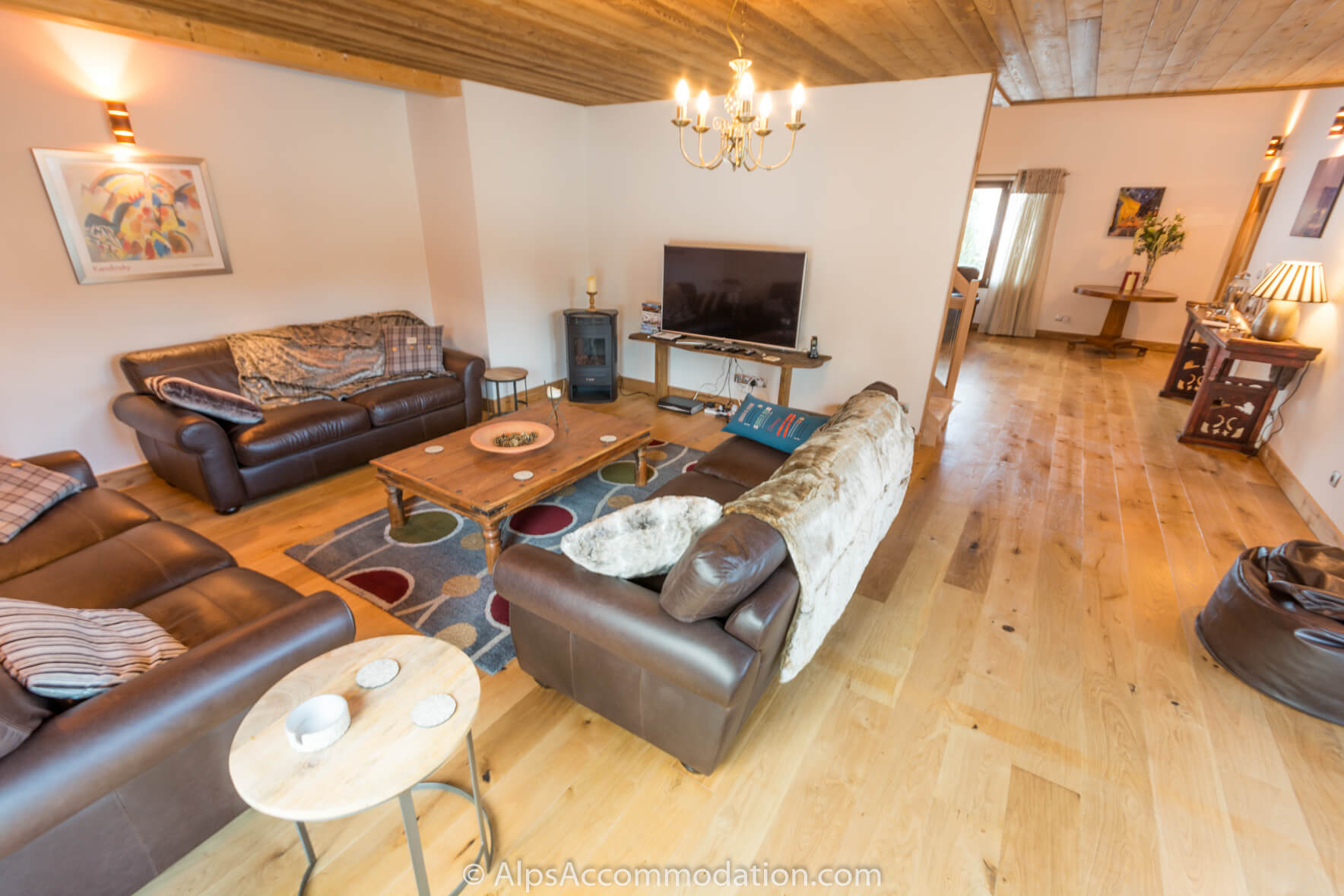 Chalet Gentian Samoëns - The living area with electric log fire