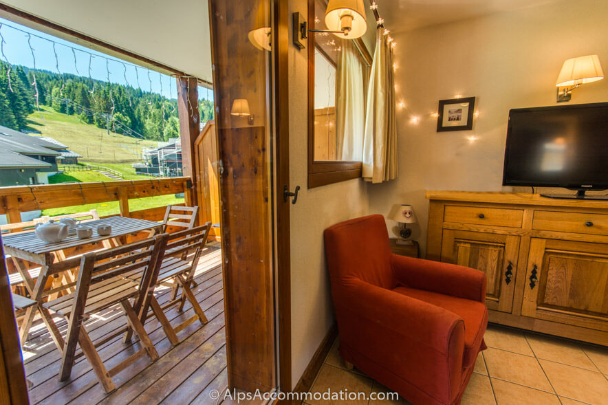 B11 Jardin Alpin Morillon 1100 - Private balcony offers spectacular views over pistes forests and mountains