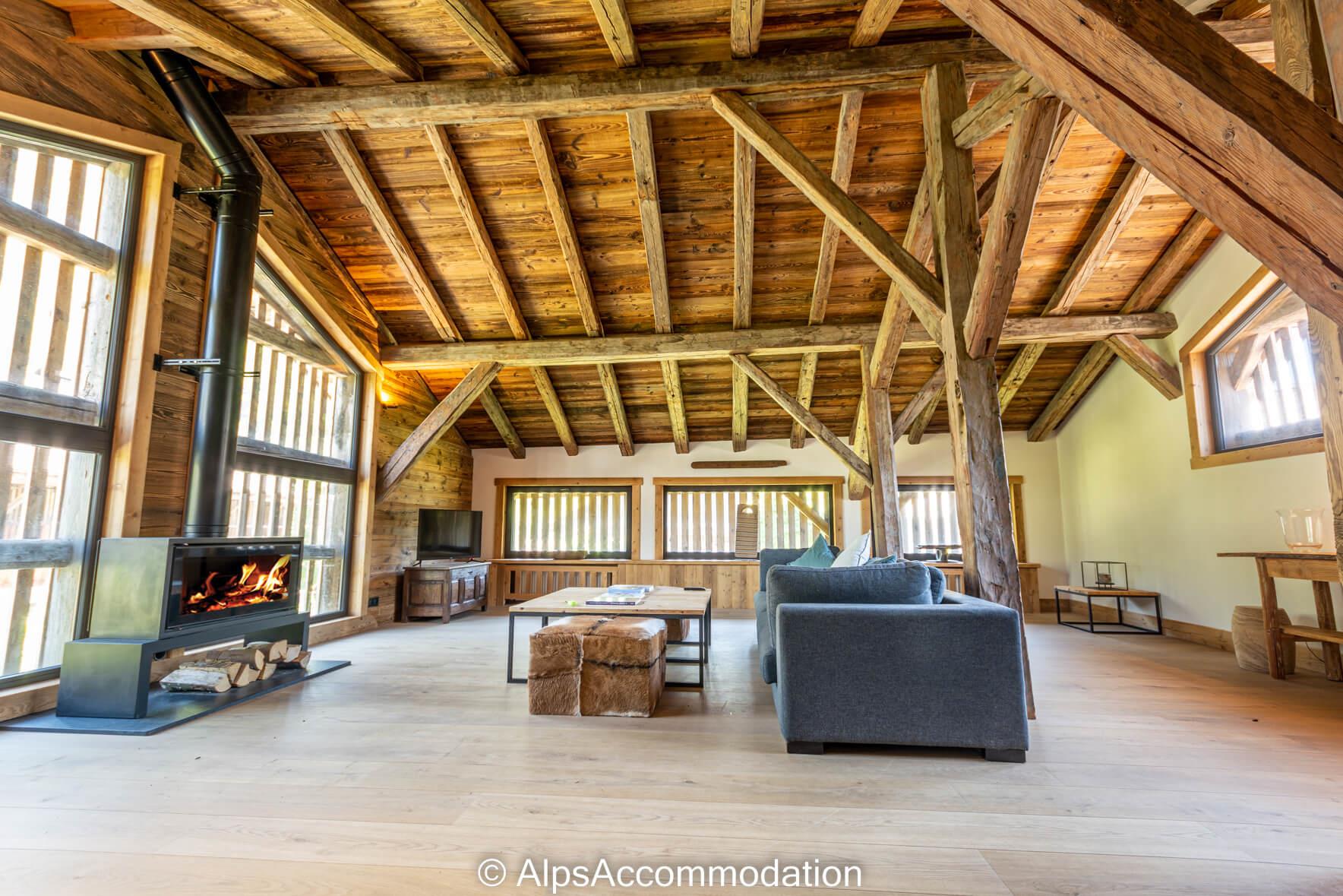 Ferme St Christophe Samoëns - The renovated mazot offers this stunning space plus a yoga studio or storage area