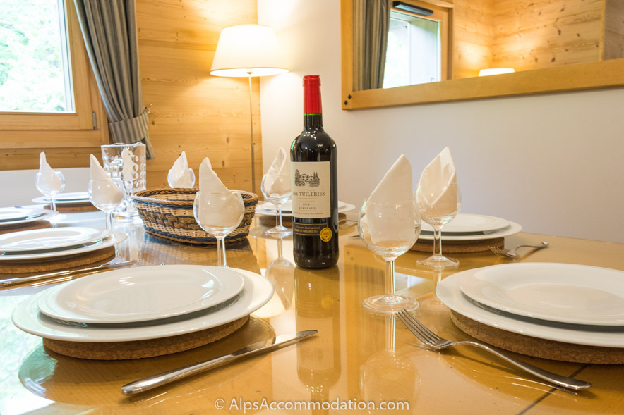 Apartment CH8 Morillon - Gather around the gorgeous dining table and enjoy a wonderful meal