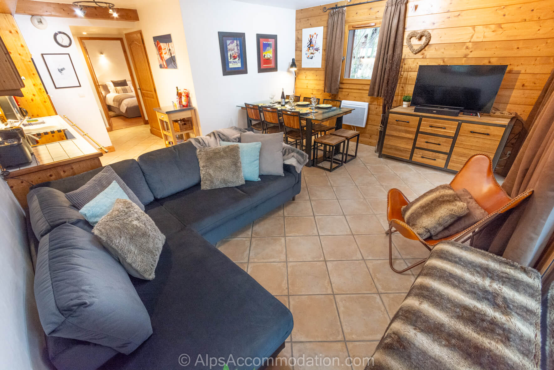 Villa Monette B5 Samoëns - Living area with luxurious soft furnishings