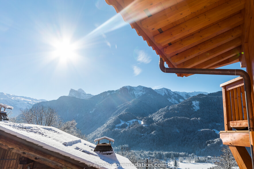 Chalet 75 Samoëns - Stunning views from the sunny balconies of this luxurious chalet