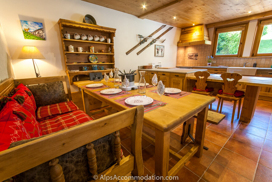 La Ferme Samoëns - Spacious and beautifully finished dining and kitchen area