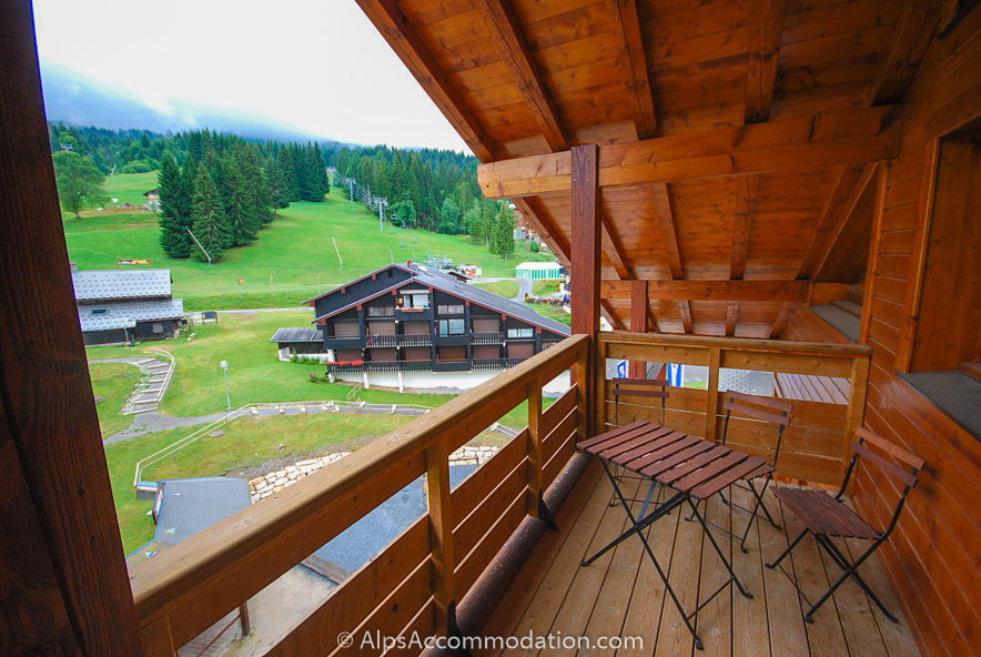 The Penthouse Morillon 1100 - Large south facing balcony with unbeatable views over the pistes and surrounding mountains