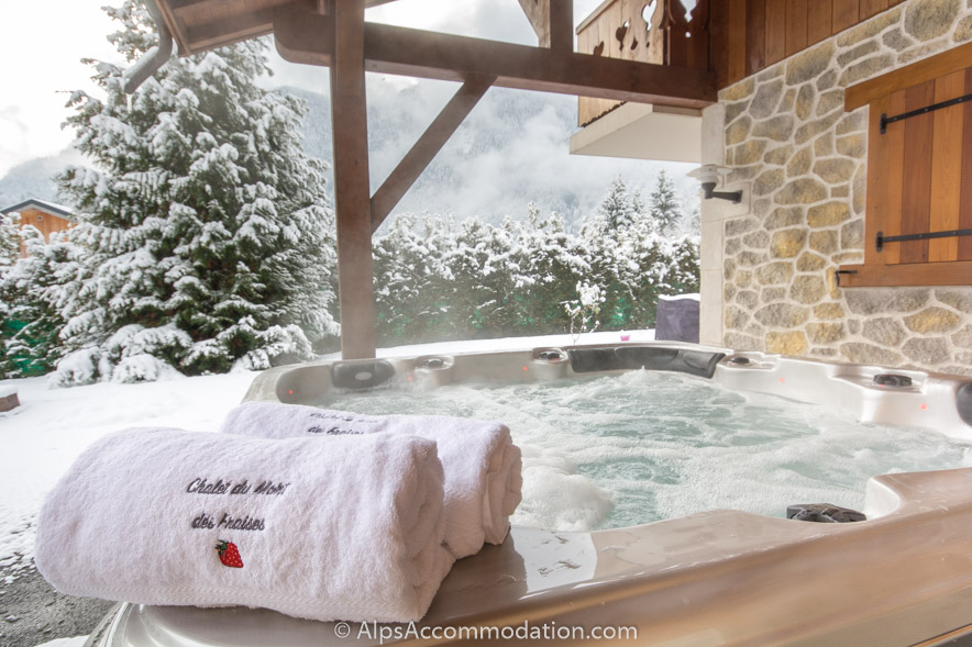 Chalet du Mont des Fraises Samoëns - Luxurious hot tub with wonderful views of the surrounding peaks